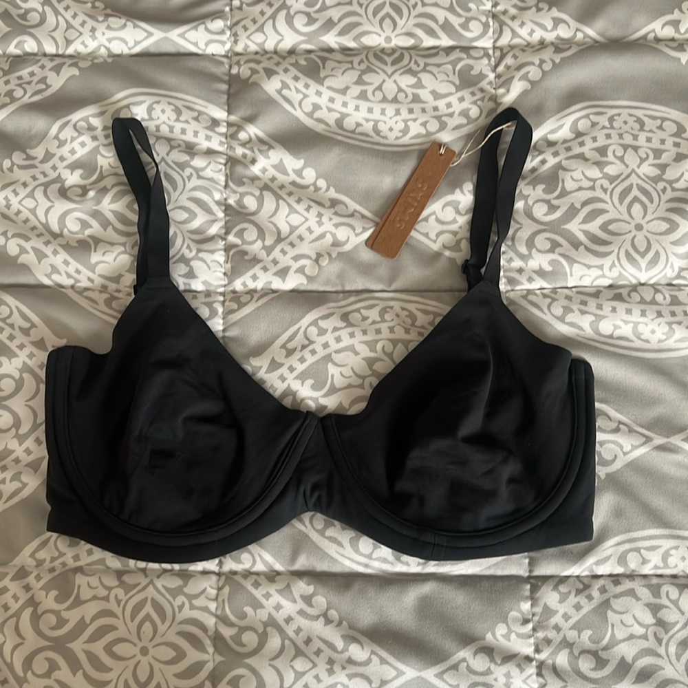 Skims fits everybody unlined Demi bra